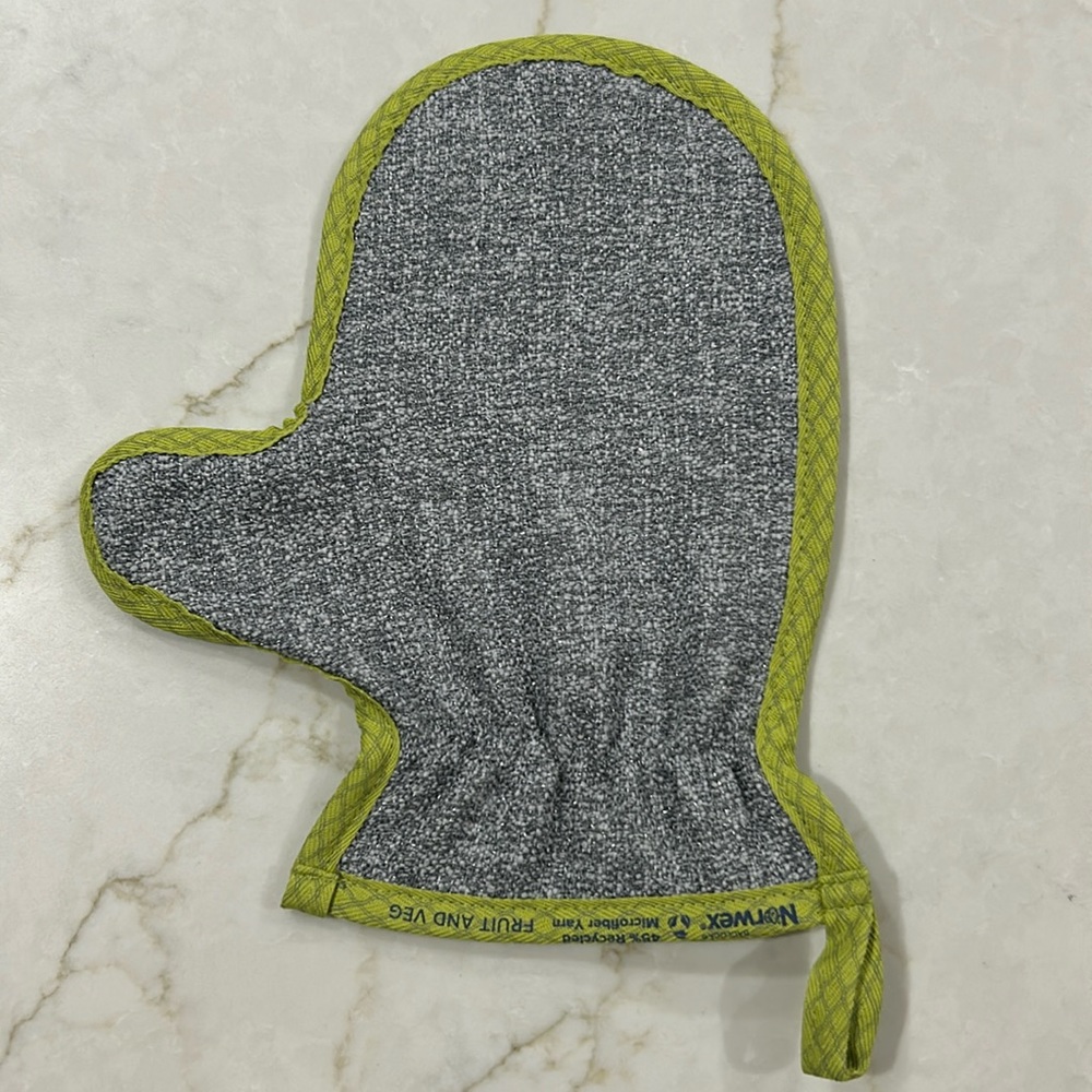 Norwex LE Fruit and Veggie Cloth Mitt